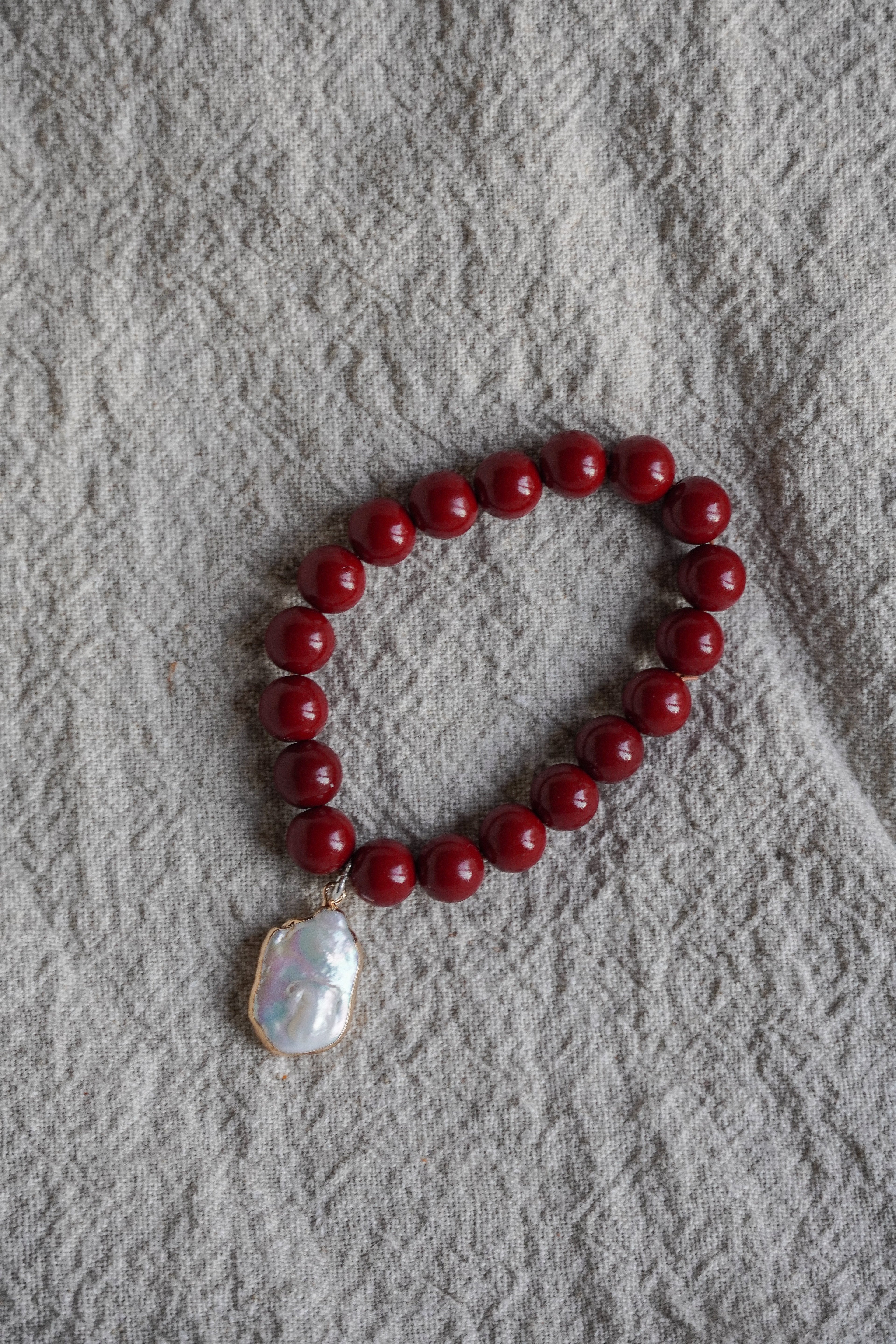 Armbänder aus Naturstein