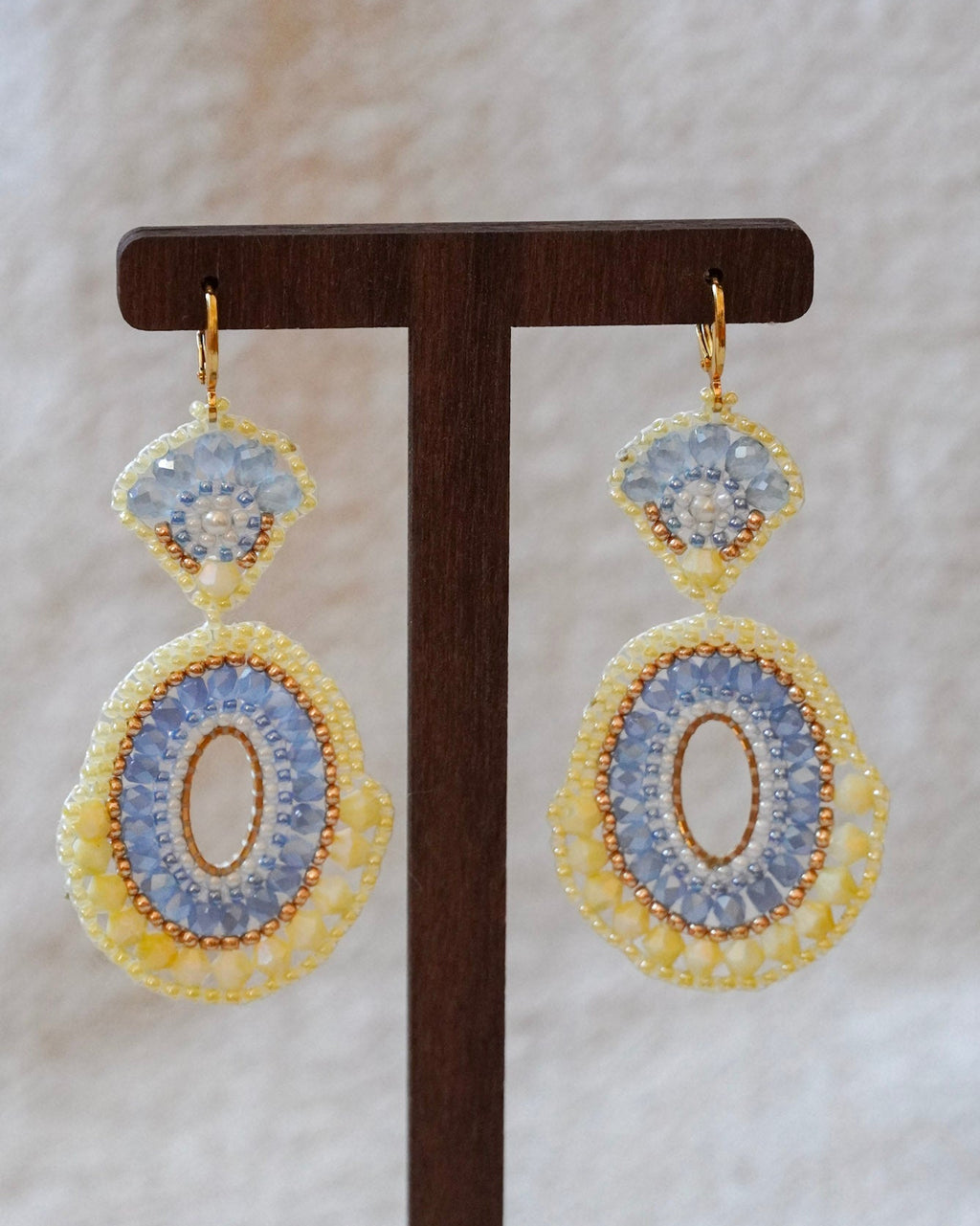 Modell "Elsa" in butteryellow/hellblau