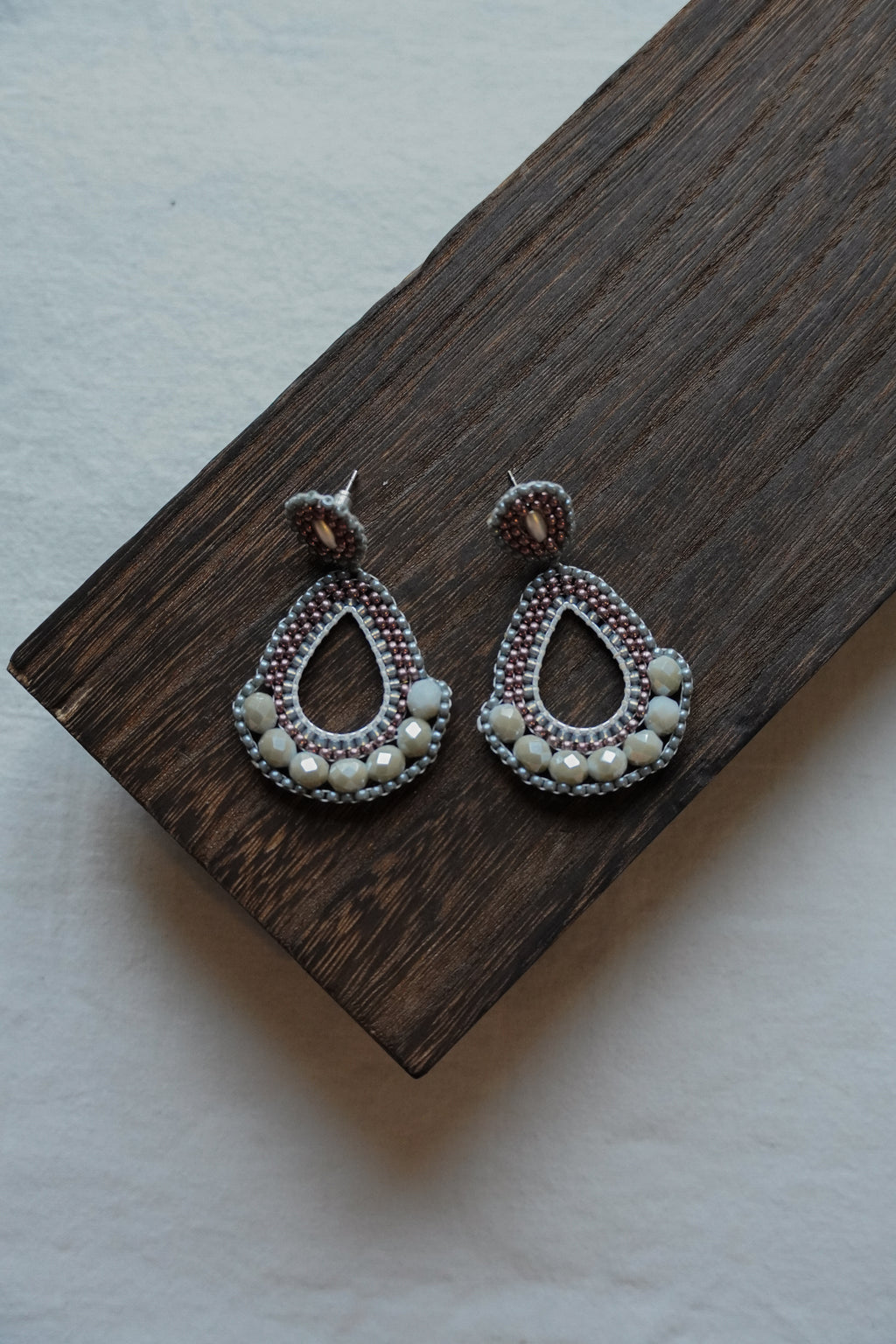 Modell „Frieda“ in Kupfer/grau