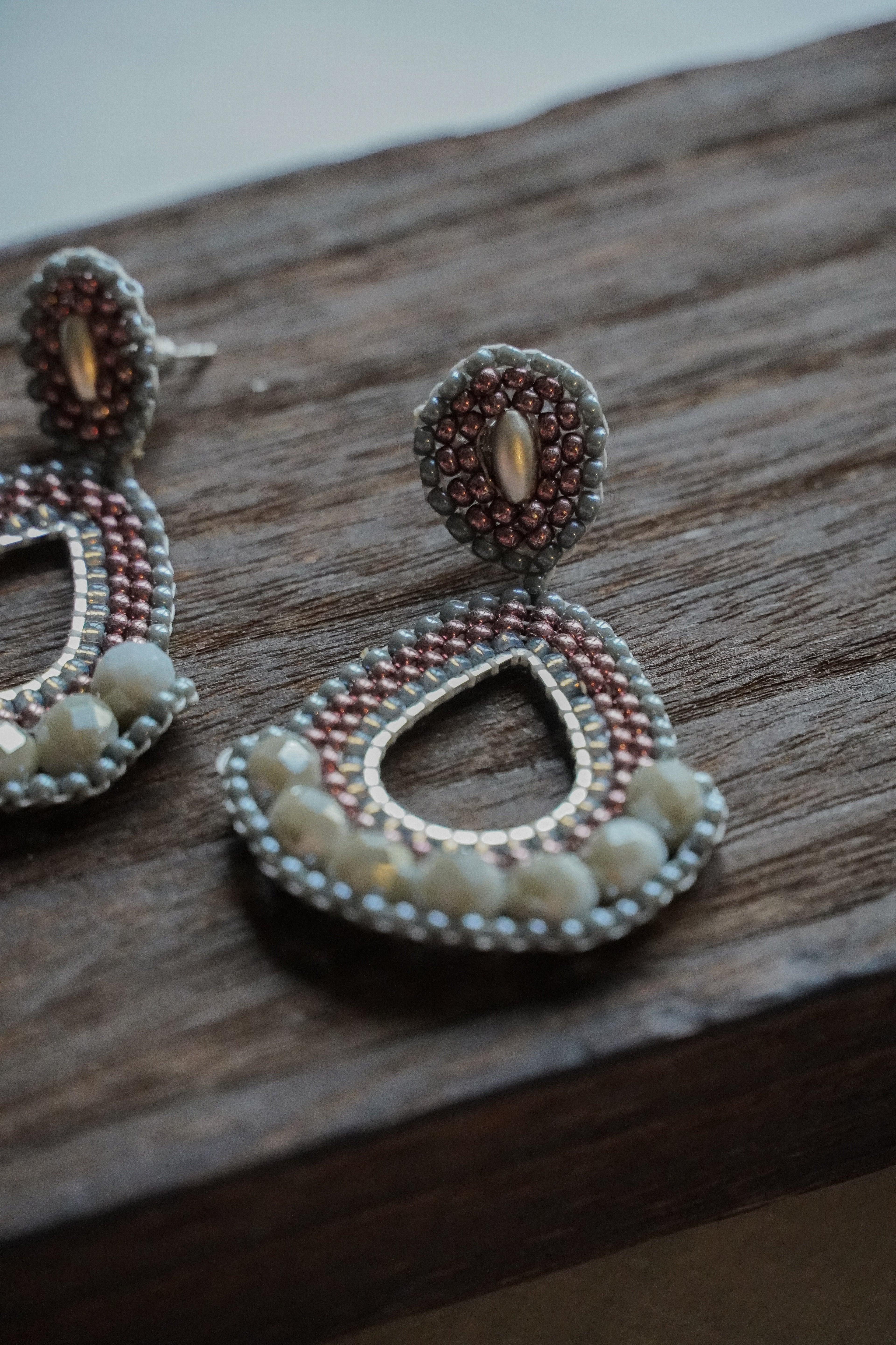 Modell „Frieda“ in Kupfer/grau