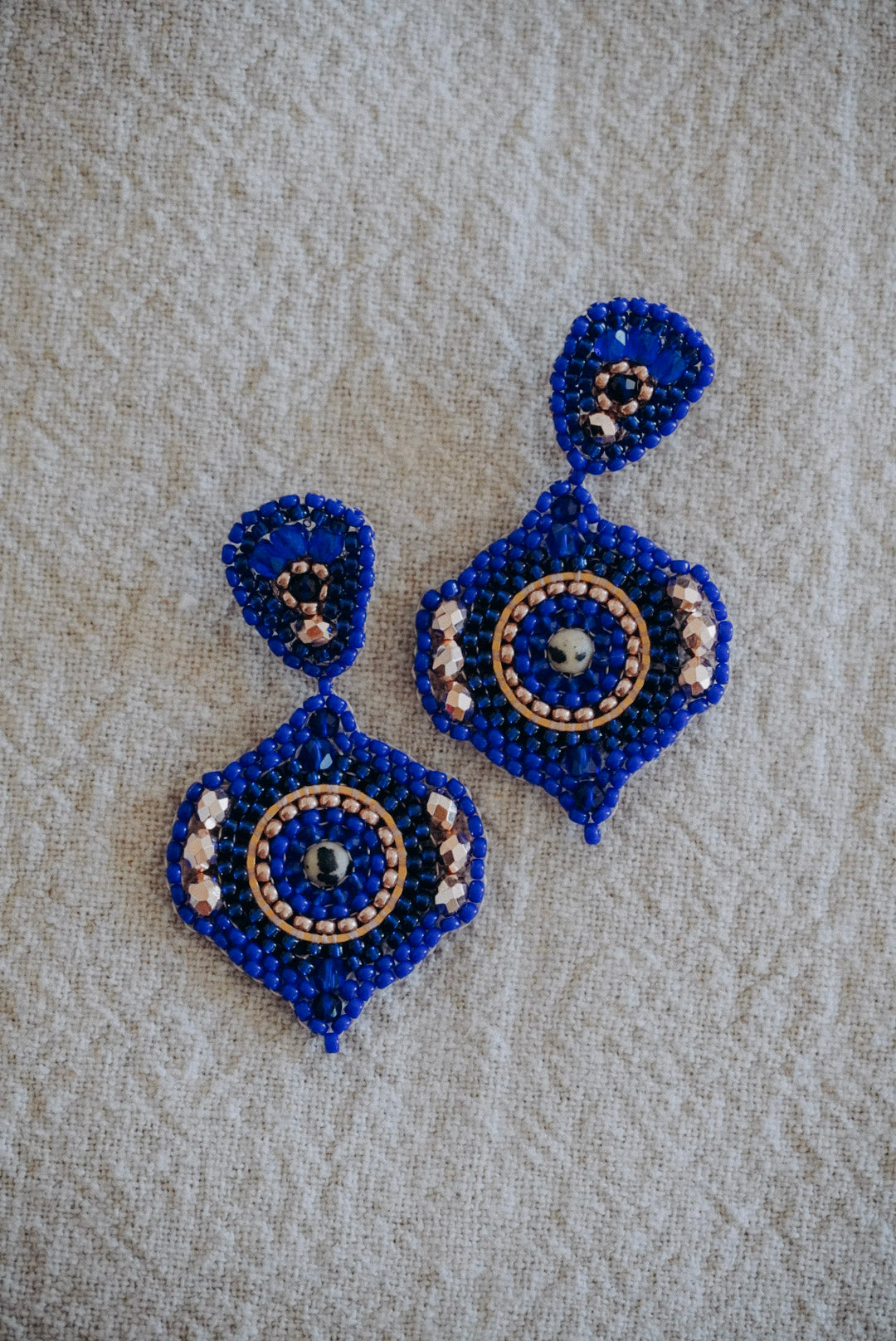 Modell "Alexandra" in blitzblau