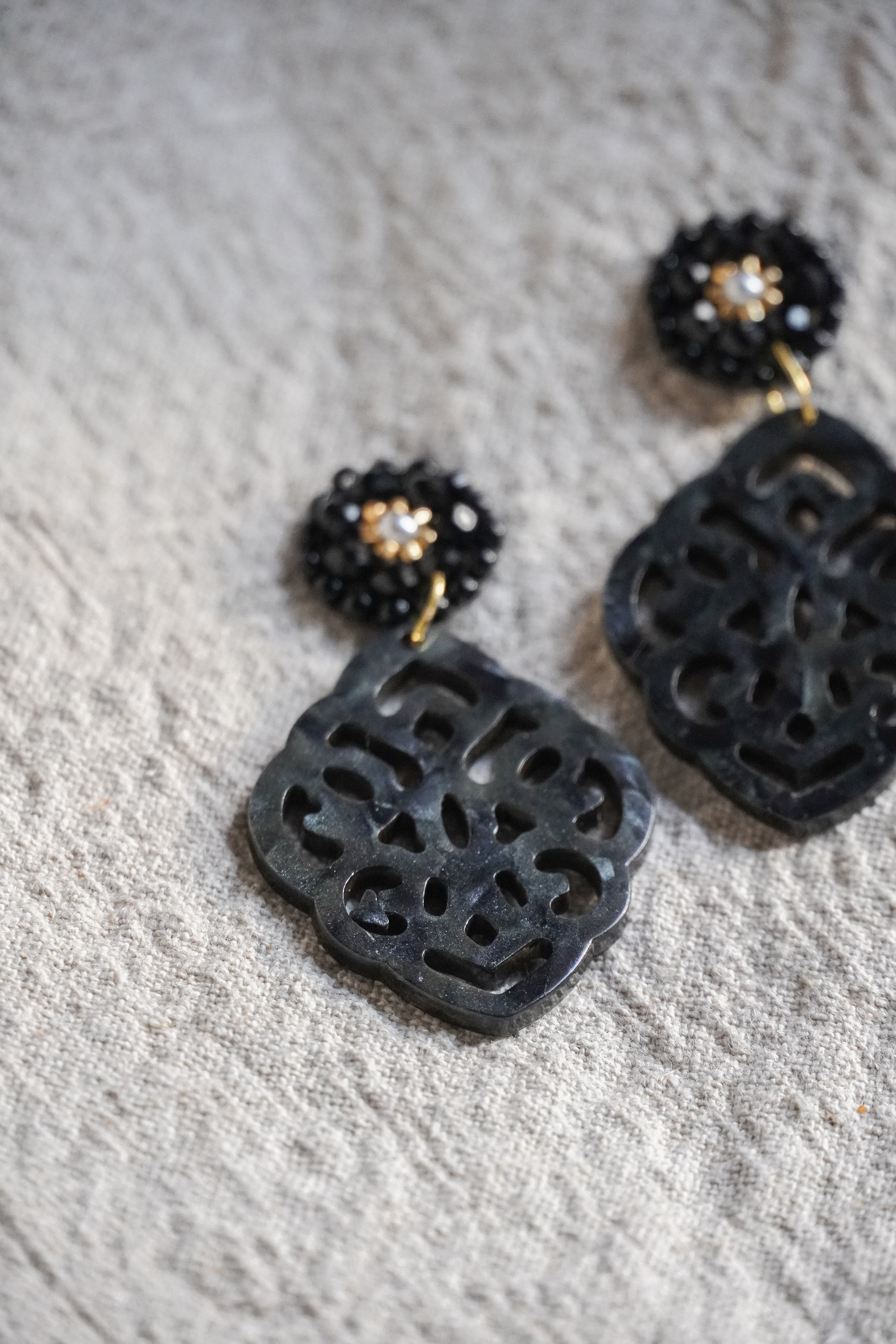 Ohrringe „Lulea“ in schwarz/gold