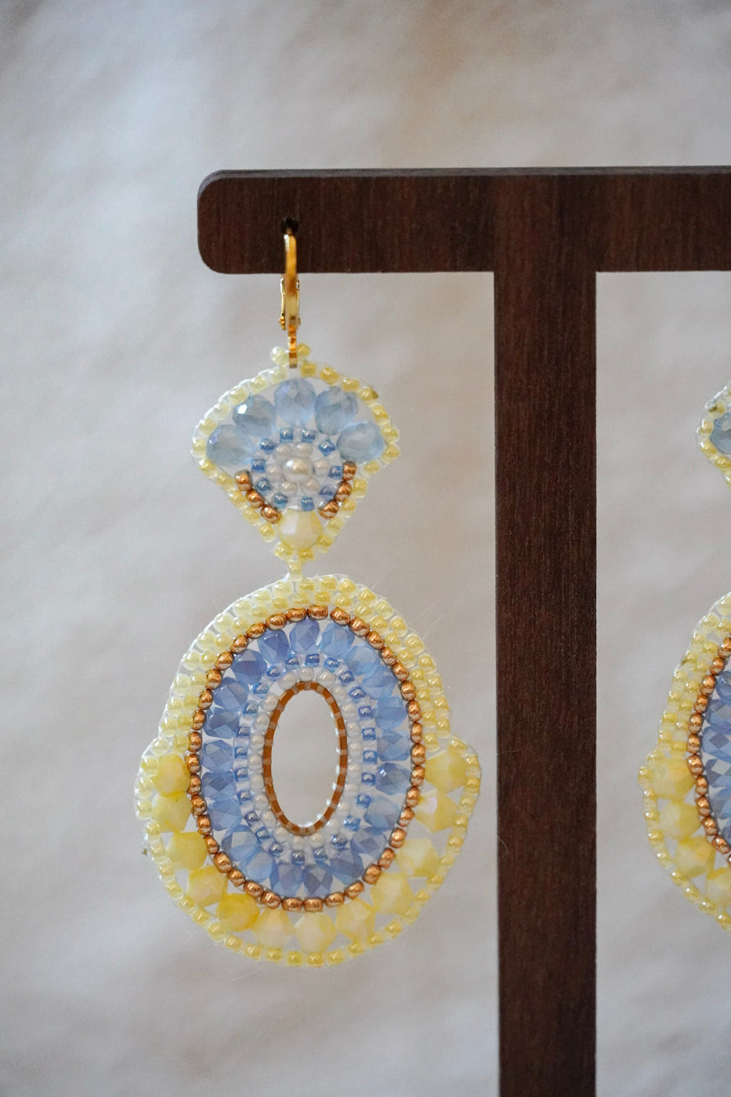 Modell "Elsa" in butteryellow/hellblau
