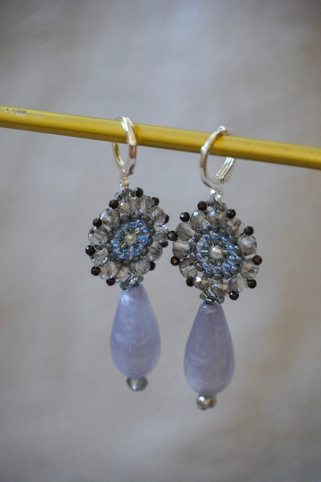 Modell "ilvy" in hellblau/grau
