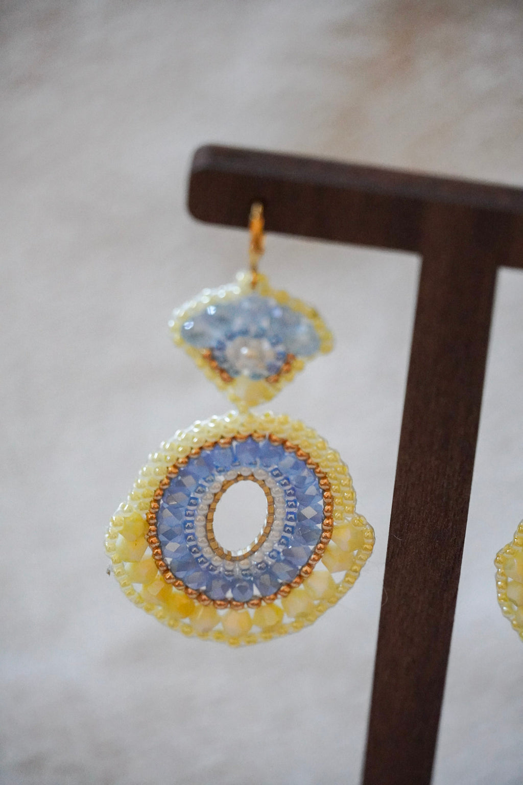 Modell "Elsa" in butteryellow/hellblau