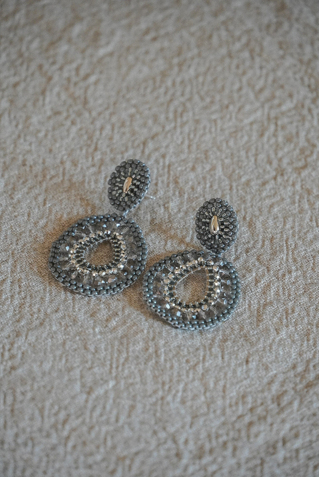 Modell "Frieda" in Silber/Grau