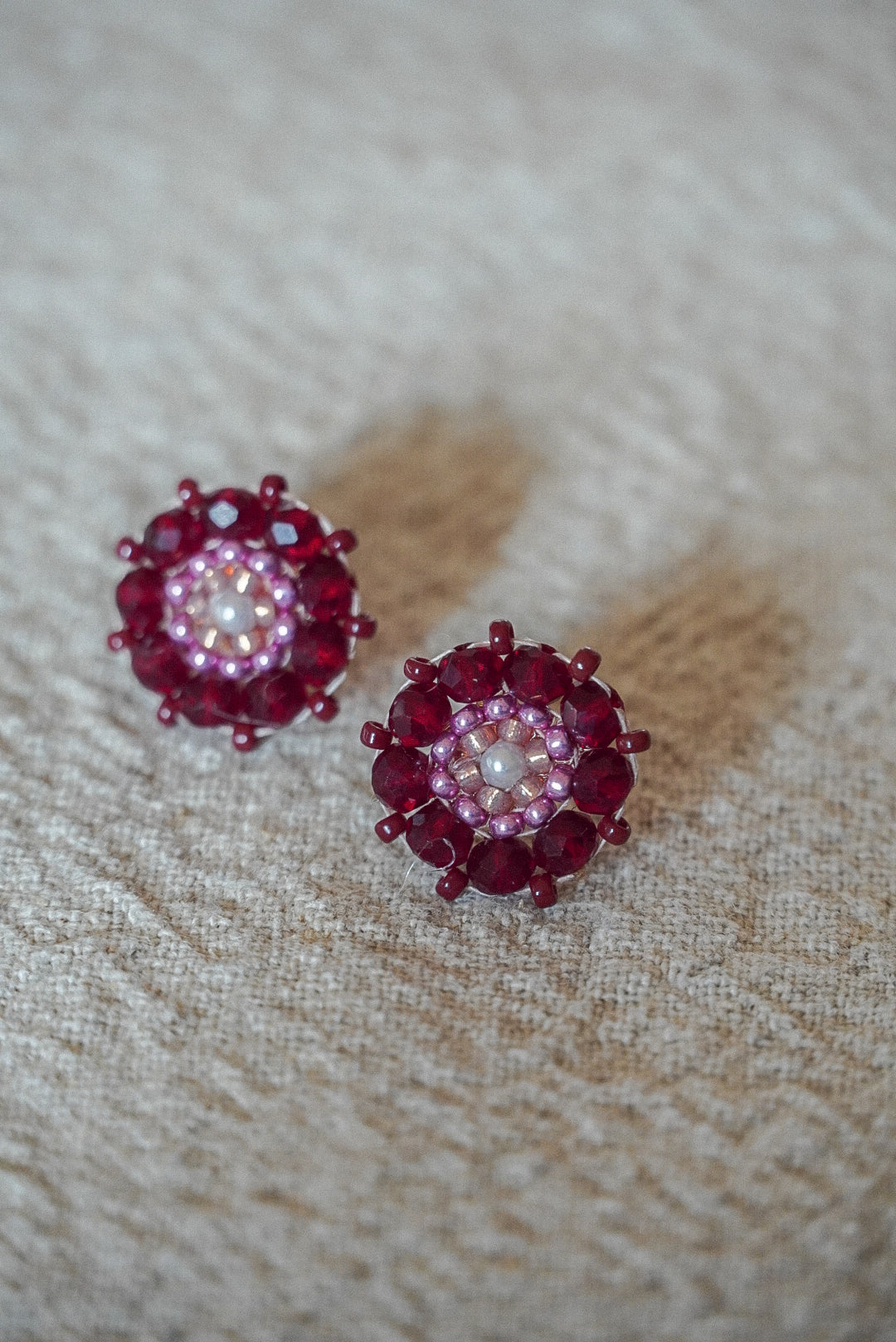 Modell "Alma" in Rot/Pink