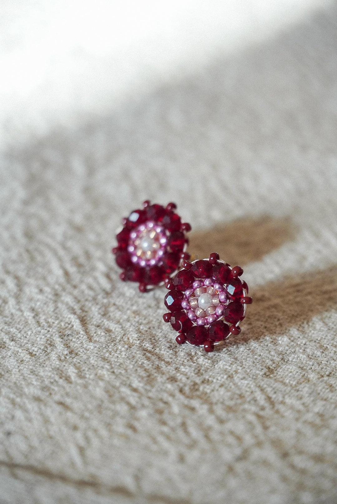 Modell "Alma" in Rot/Pink