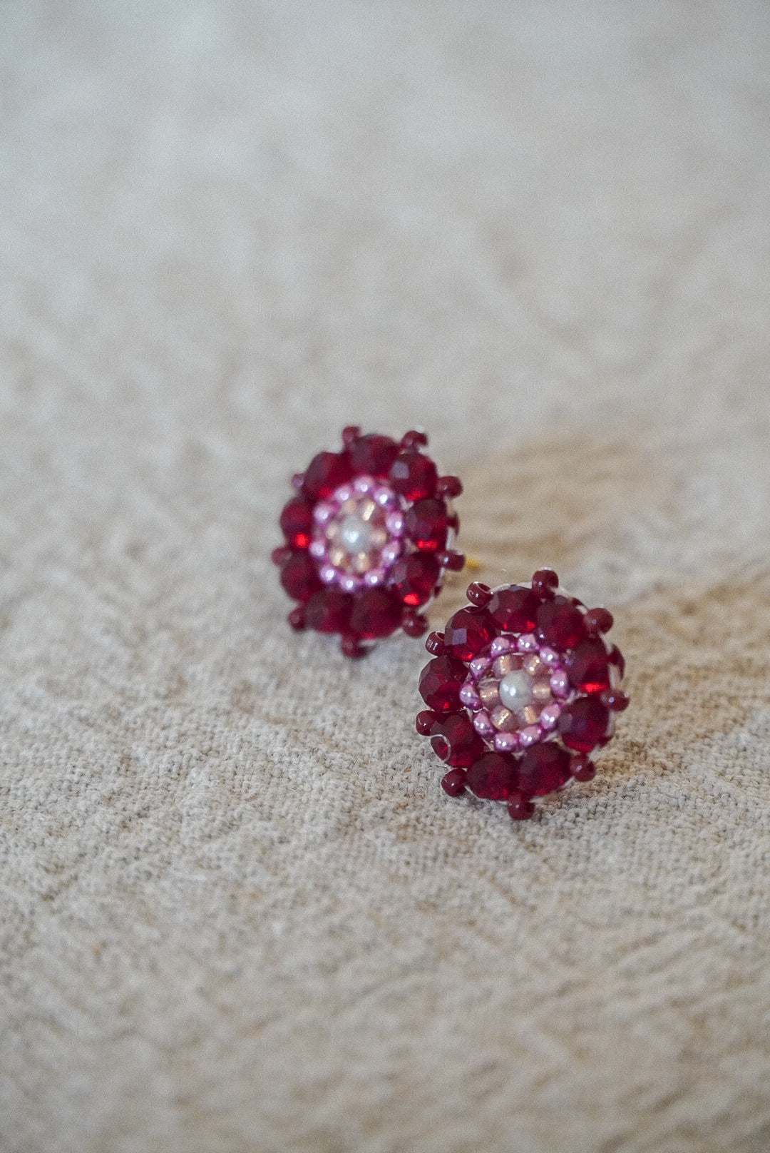 Modell "Alma" in Rot/Pink